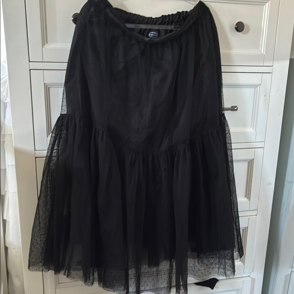 Scoop  Black Tulle Skirt - Picture 3 of 5